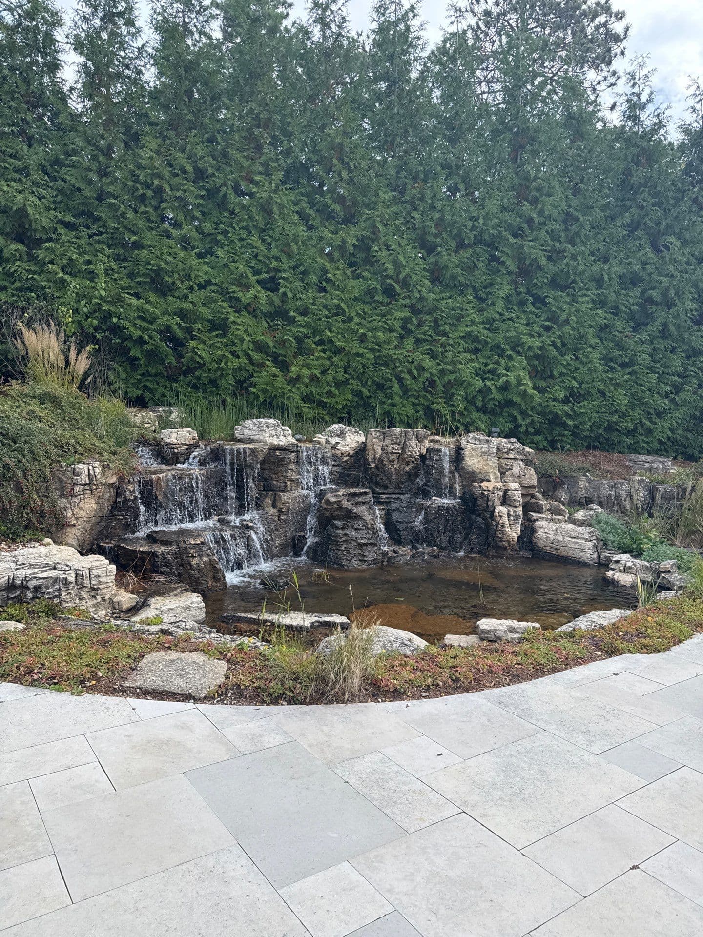 Pondless waterfall RWG