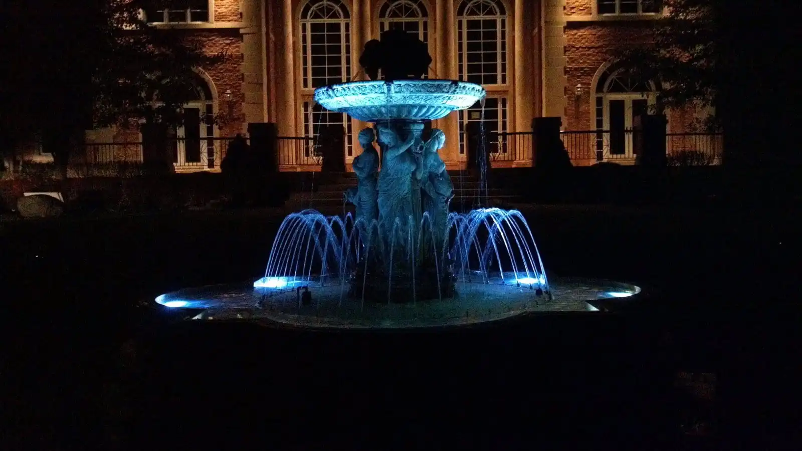 Backyard Fountain, Custom Water Fountain | Reflections Water Gardens